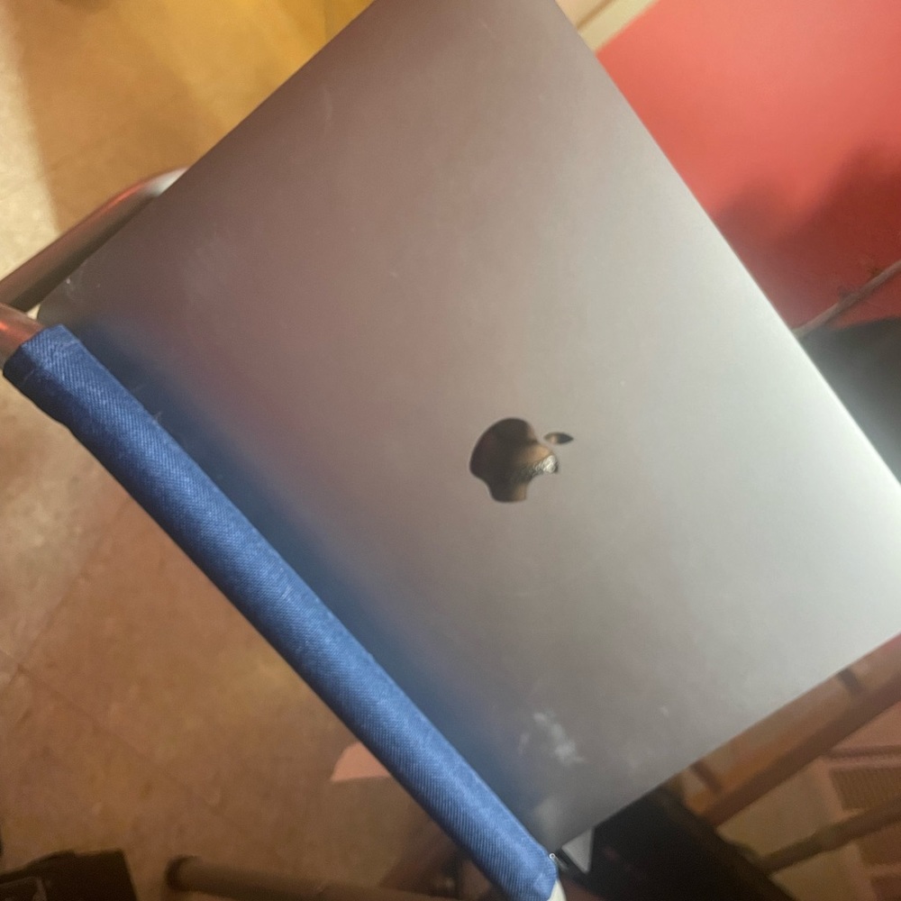 MacBook Pro 2016 - Picture 2 of 7